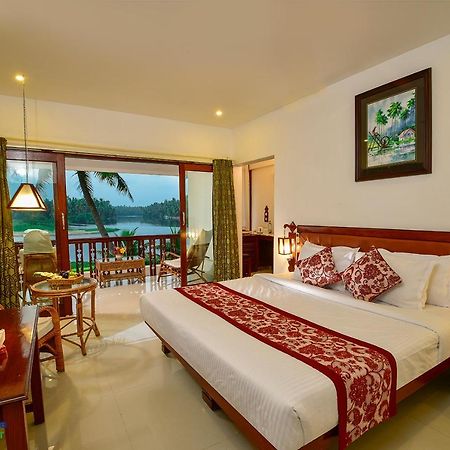 Beach And Lake Ayurvedic Resort, Kovalam Esterno foto