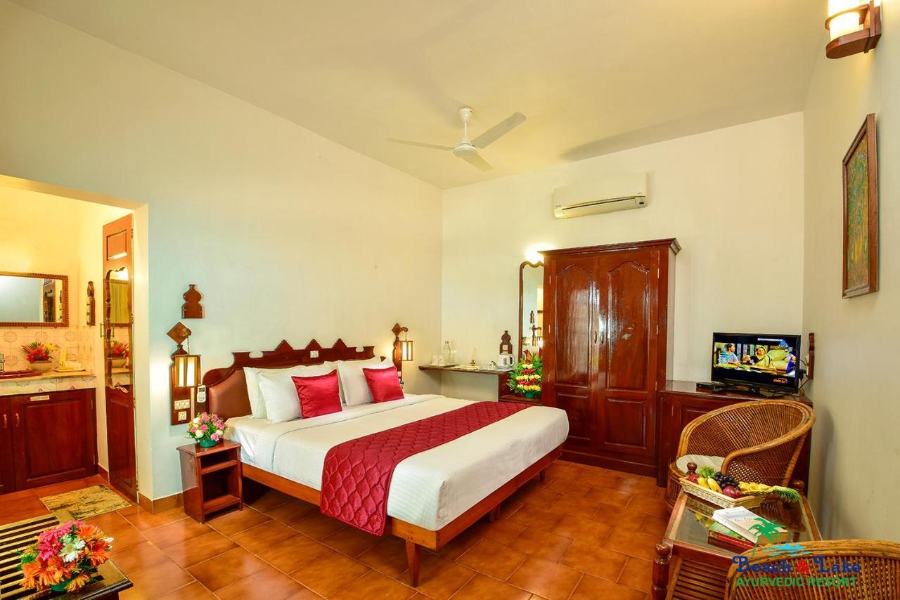 Beach And Lake Ayurvedic Resort, Kovalam Esterno foto