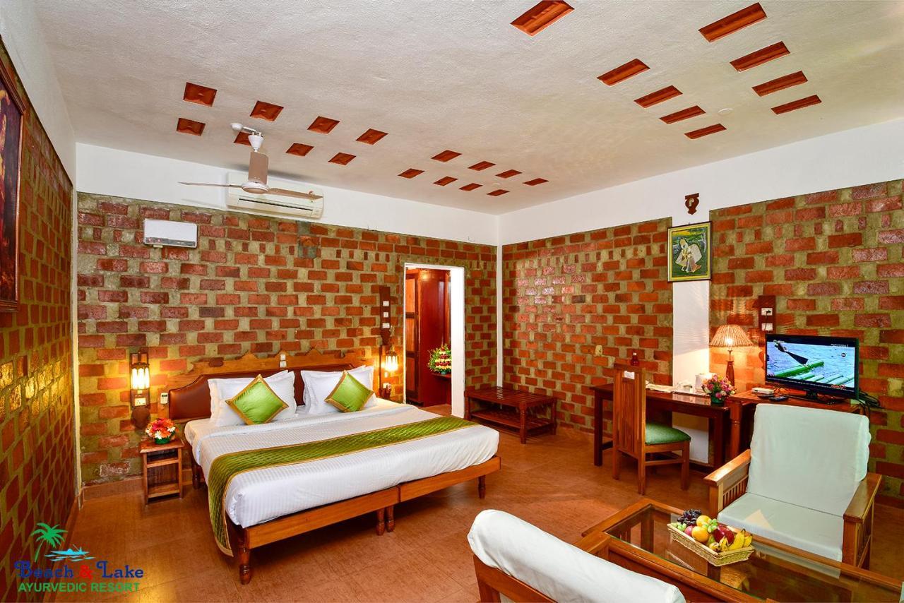 Beach And Lake Ayurvedic Resort, Kovalam Esterno foto