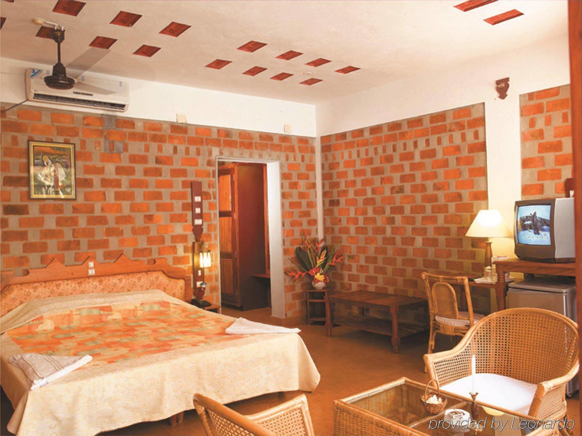 Beach And Lake Ayurvedic Resort, Kovalam Esterno foto