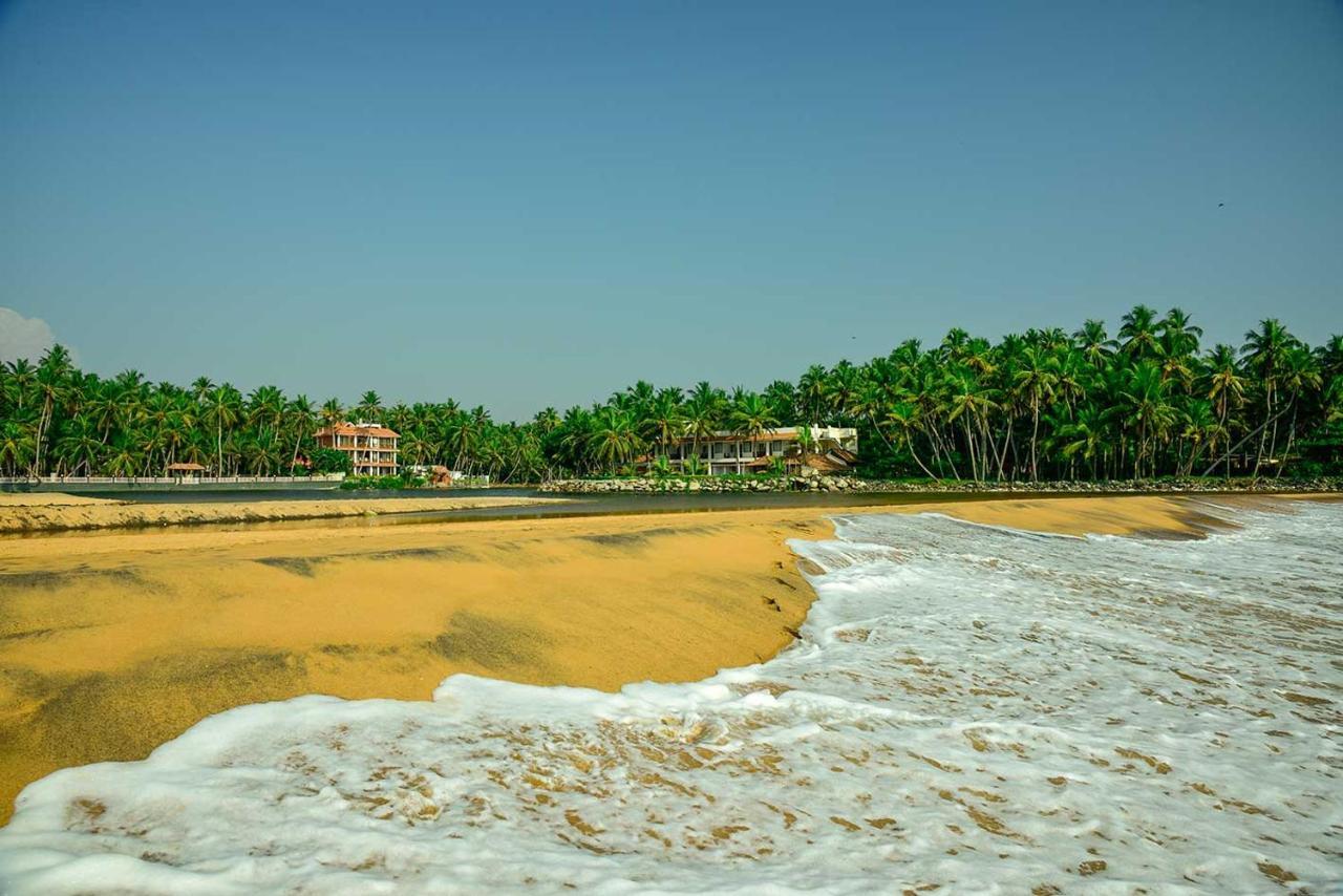 Beach And Lake Ayurvedic Resort, Kovalam Esterno foto